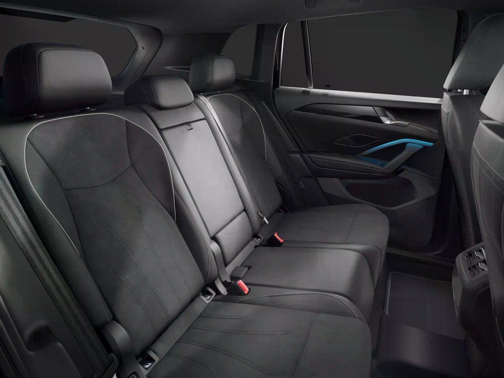 Volkswagen Tiguan 2025 г. Чёрный, пробег 19700 км