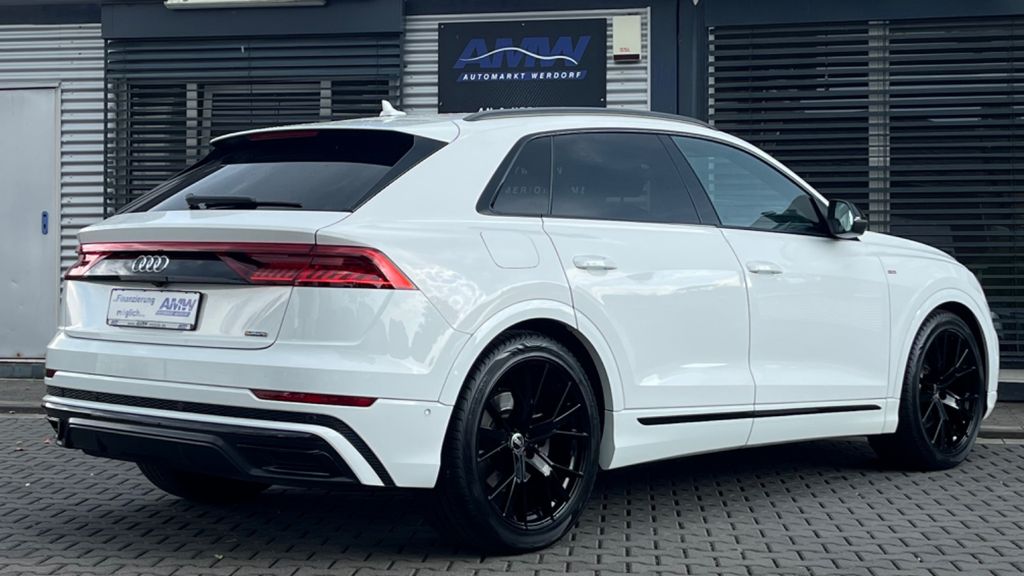 Audi Q8 2022 г. Белый, пробег 43900 км