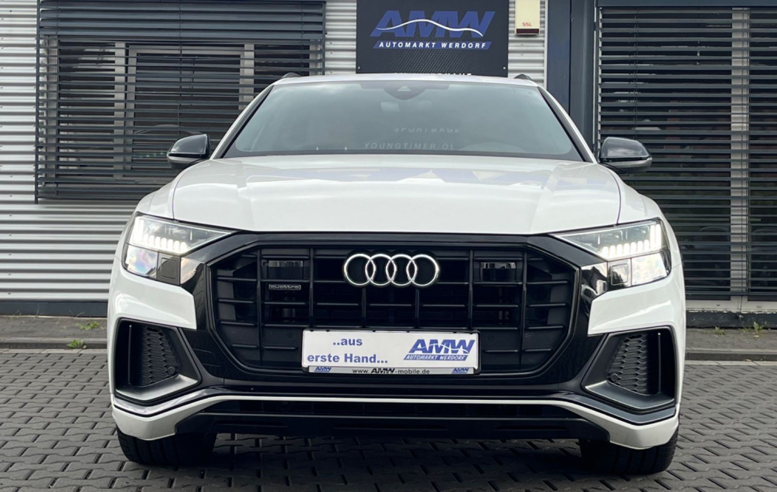 Audi Q8 2022 г. Белый, пробег 43900 км