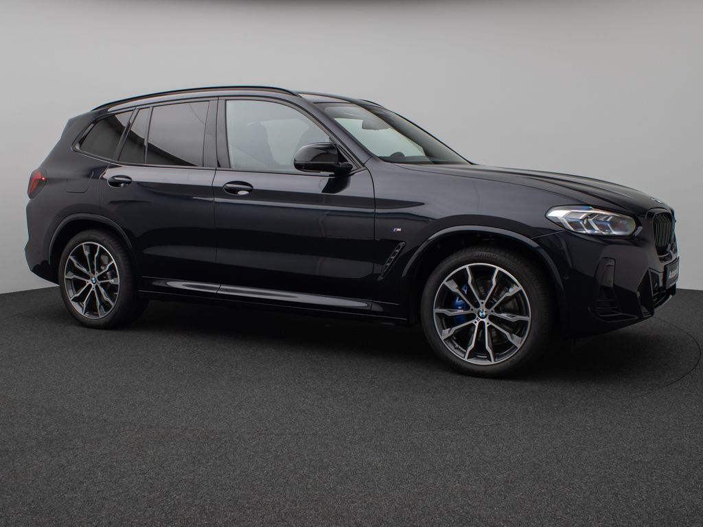 BMW X3 M40 2023 г. Чёрный, пробег 26145 км