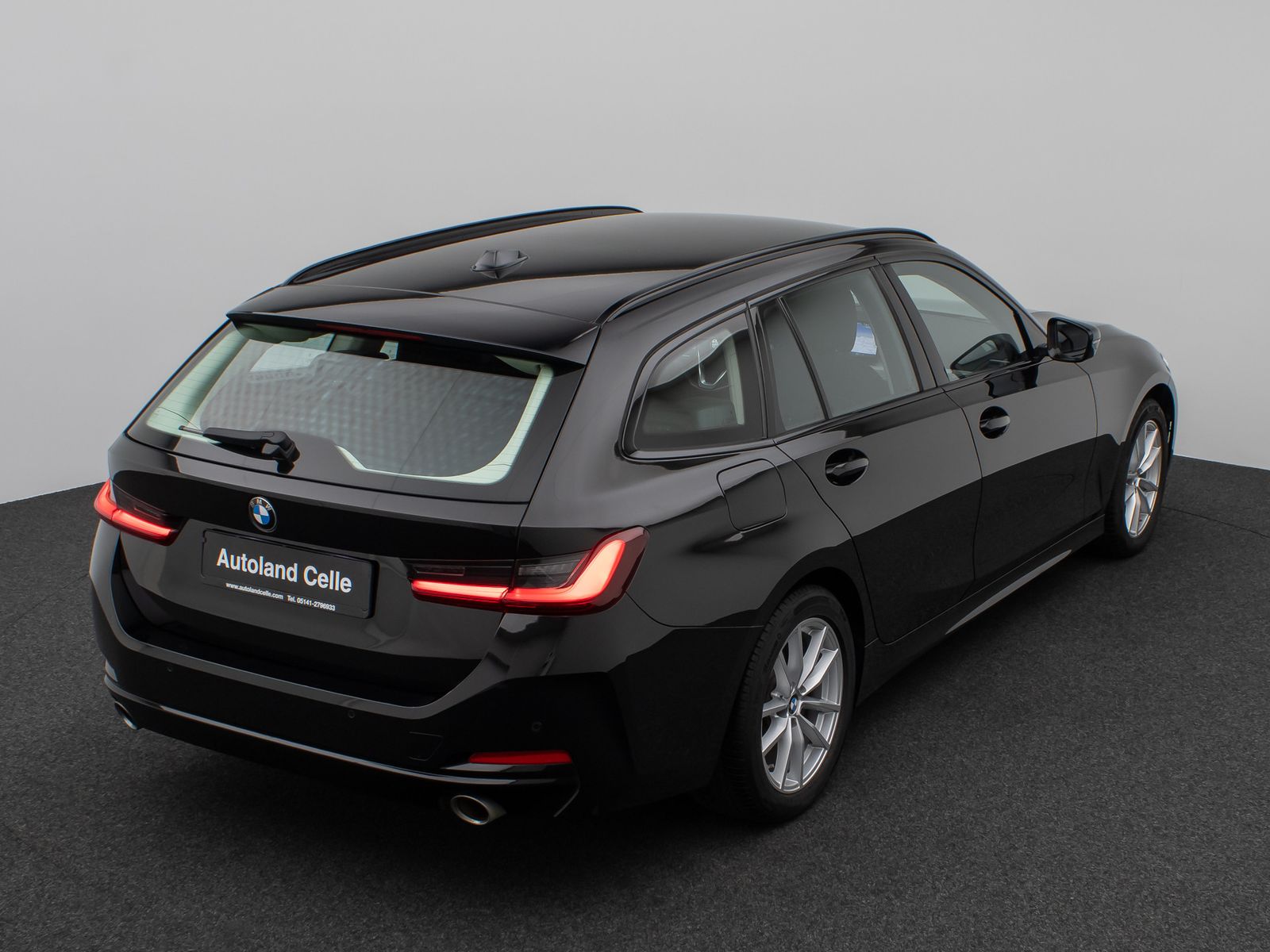 BMW 318 2024 г. Чёрный, пробег 48939 км