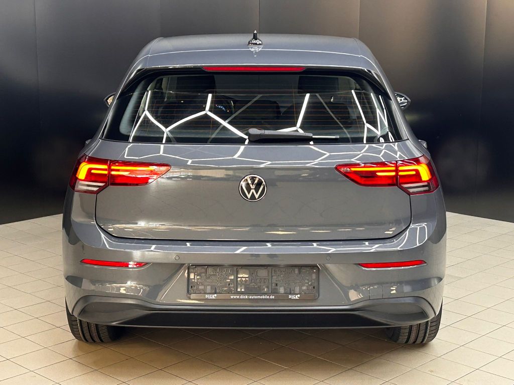 Volkswagen Golf 2023 г. Серый, пробег 48232 км