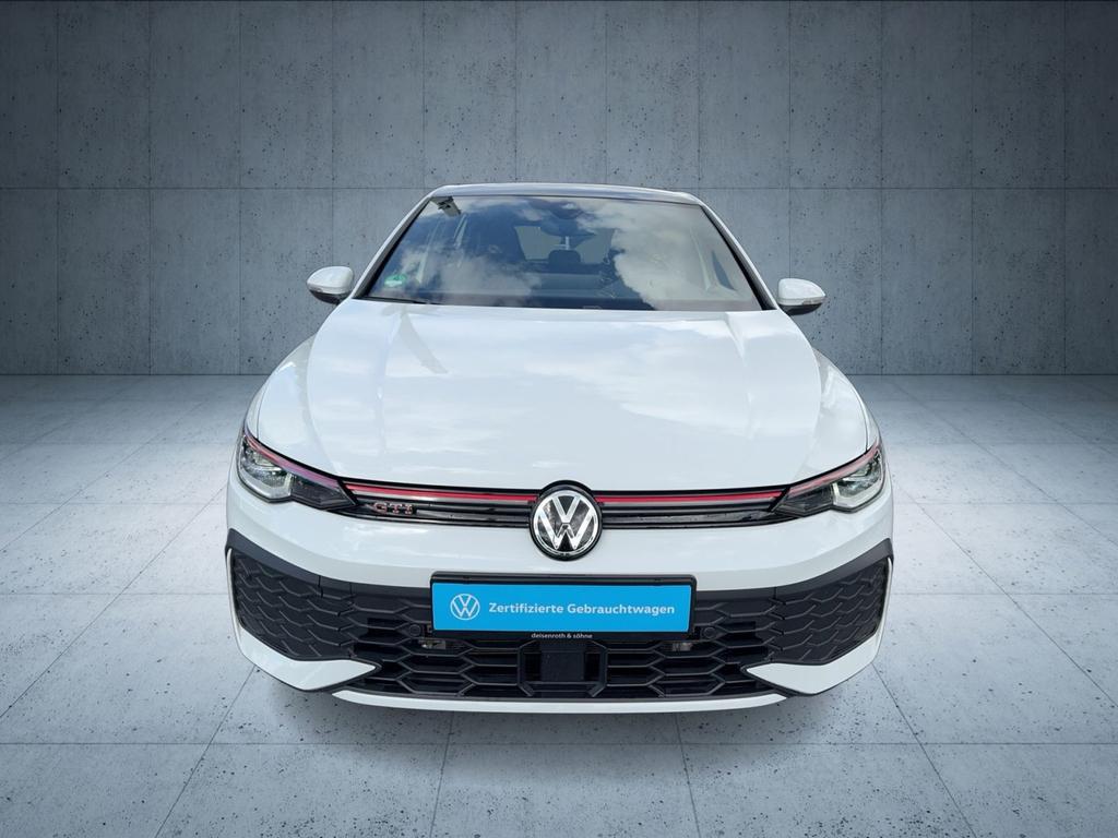 Volkswagen Golf 2024 г. Белый, пробег 26062 км