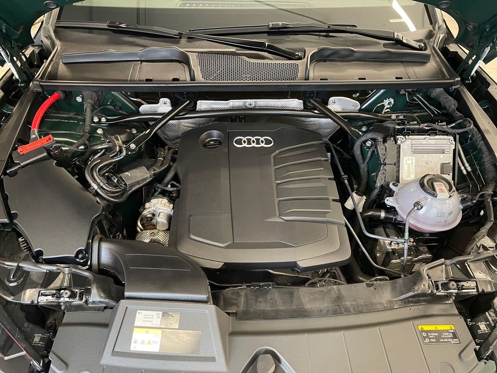 Audi Q5 2024 г. Зелёный, пробег 38160 км