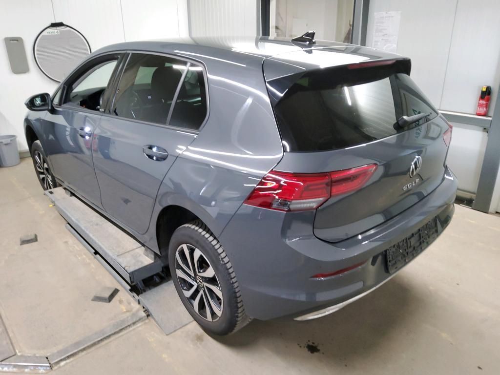 Volkswagen Golf 2023 г. Серый, пробег 49962 км