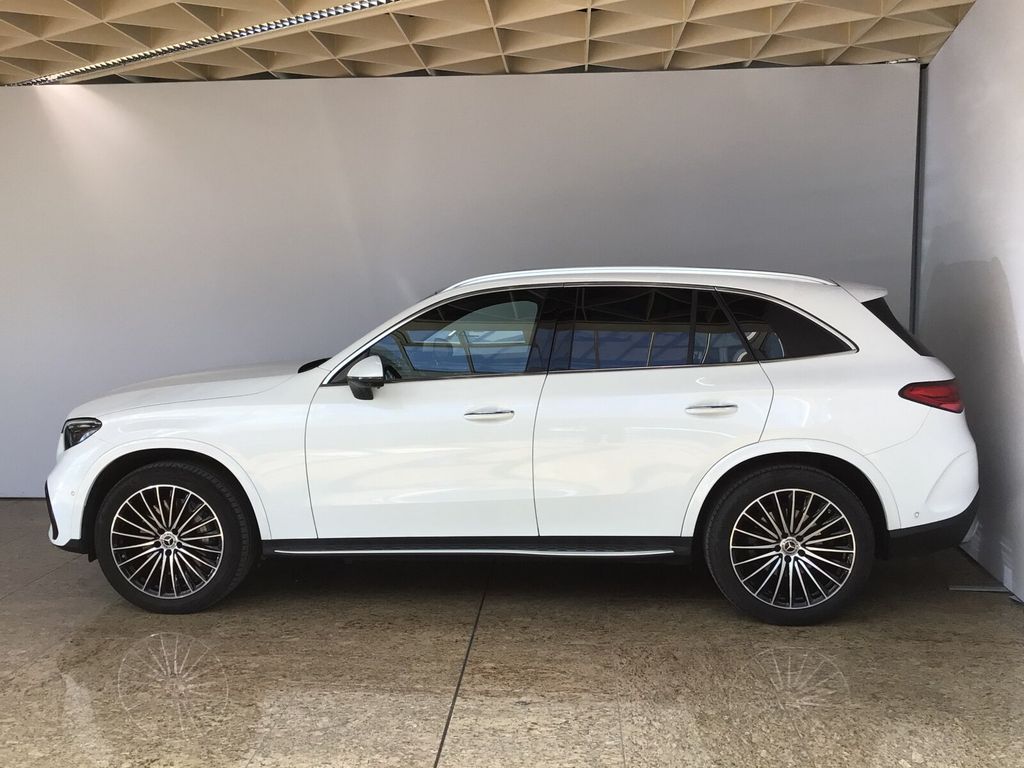 Mercedes-Benz GLC 300 2025 г. Белый, пробег 24154 км