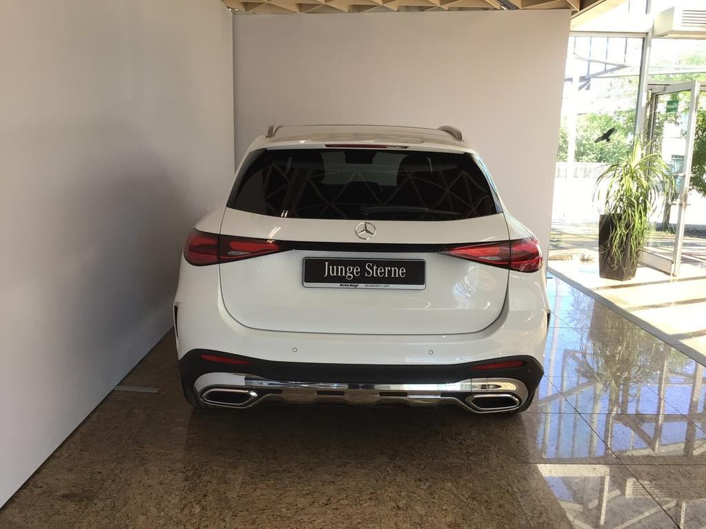 Mercedes-Benz GLC 300 2025 г. Белый, пробег 24154 км