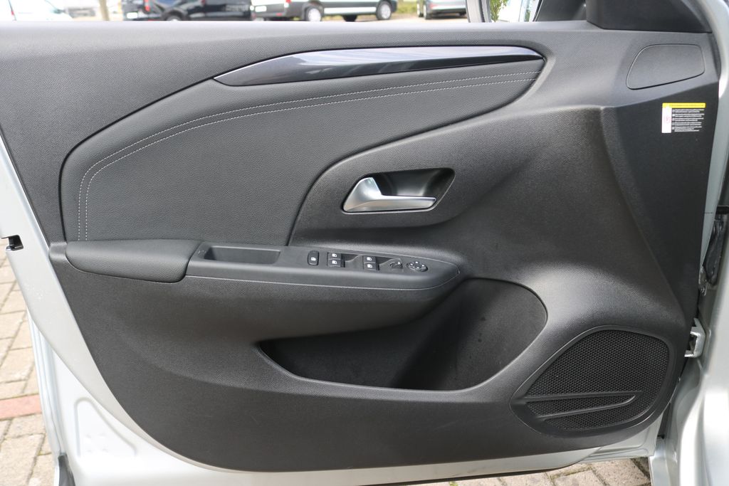 Opel Corsa 2023 г. Серебристый, пробег 31610 км