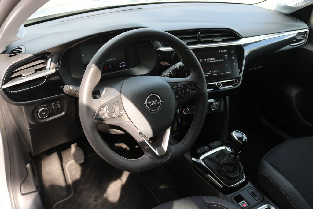 Opel Corsa 2023 г. Серебристый, пробег 31610 км