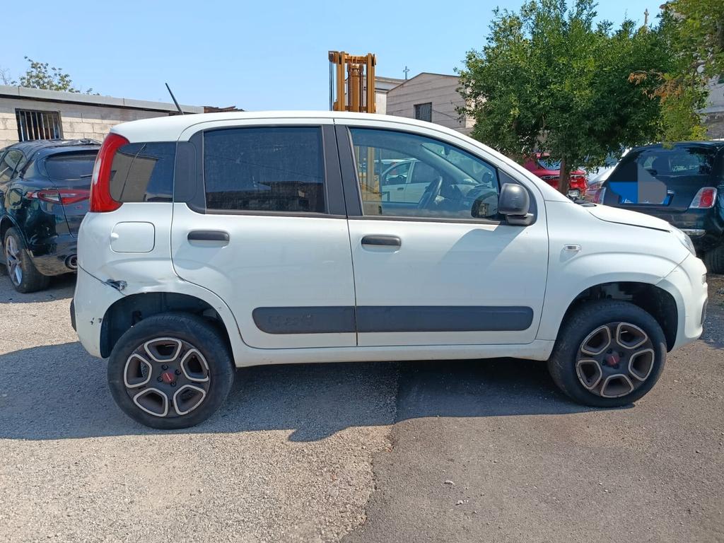 Fiat Panda 2023 г. Белый, пробег 16000 км