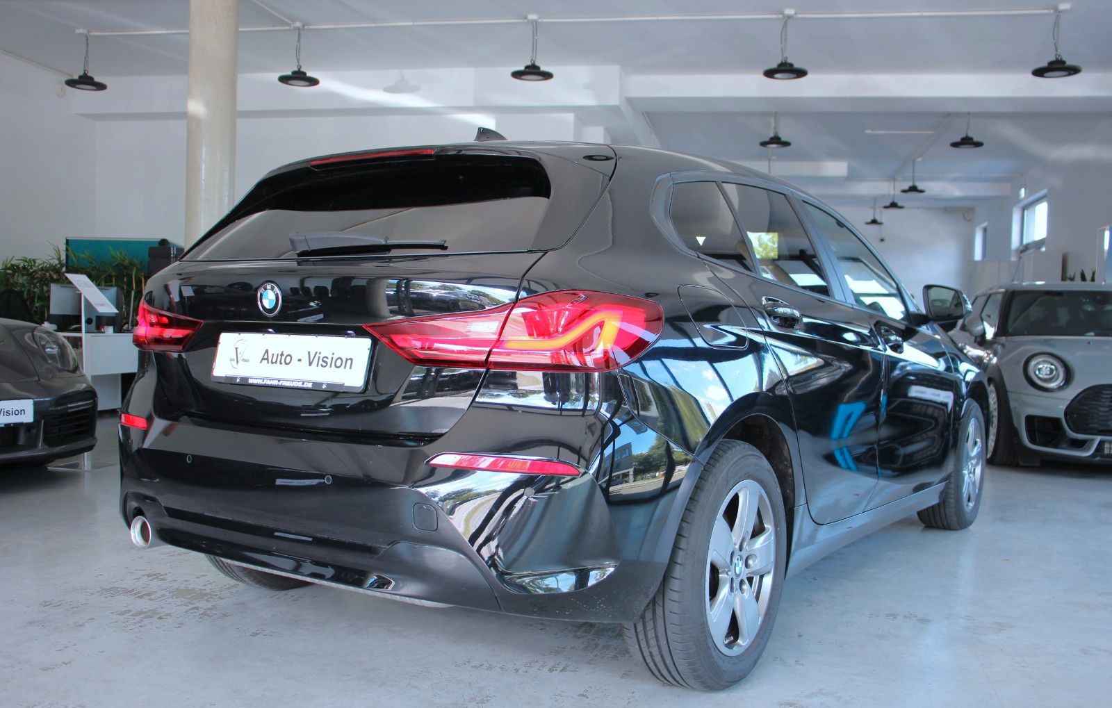 BMW 118 2023 г. Чёрный, пробег 27527 км
