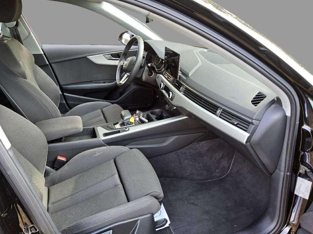 Audi A4 2023 г. Чёрный, пробег 59359 км