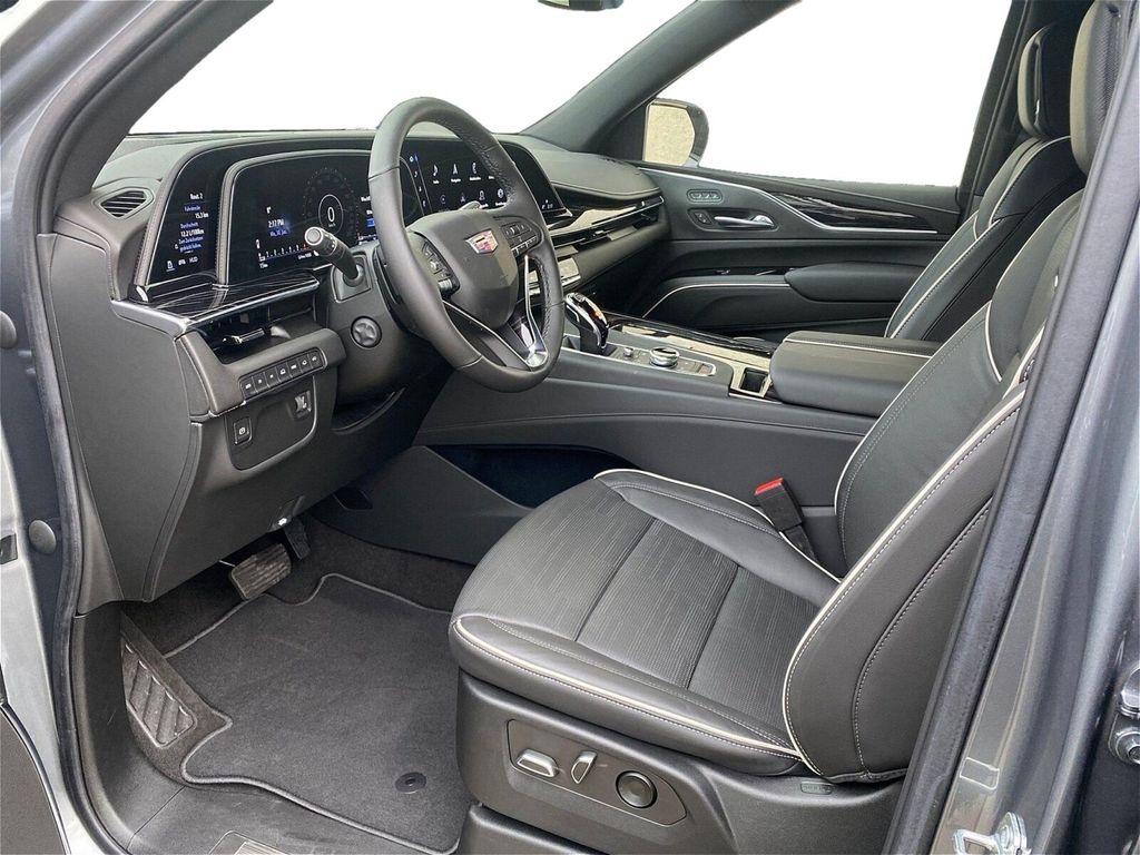 Cadillac Escalade 2023 г. Серый, пробег 50808 км