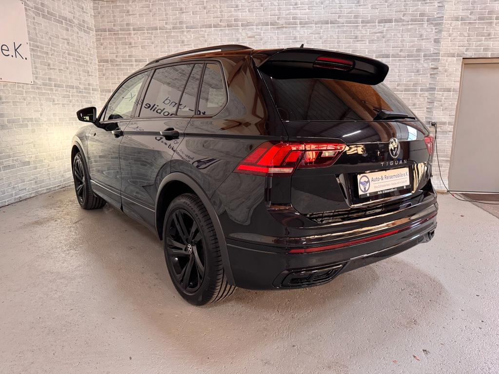 Volkswagen Tiguan 2023 г. Чёрный, пробег 46800 км