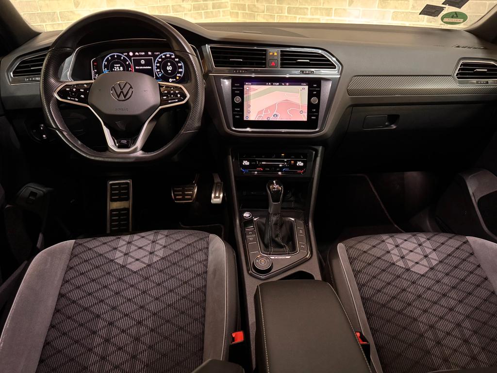 Volkswagen Tiguan 2023 г. Чёрный, пробег 46800 км