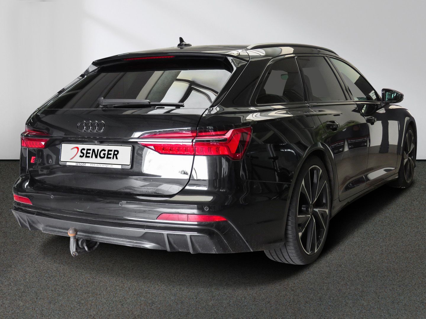 Audi S6 2023 г. Чёрный, пробег 41430 км