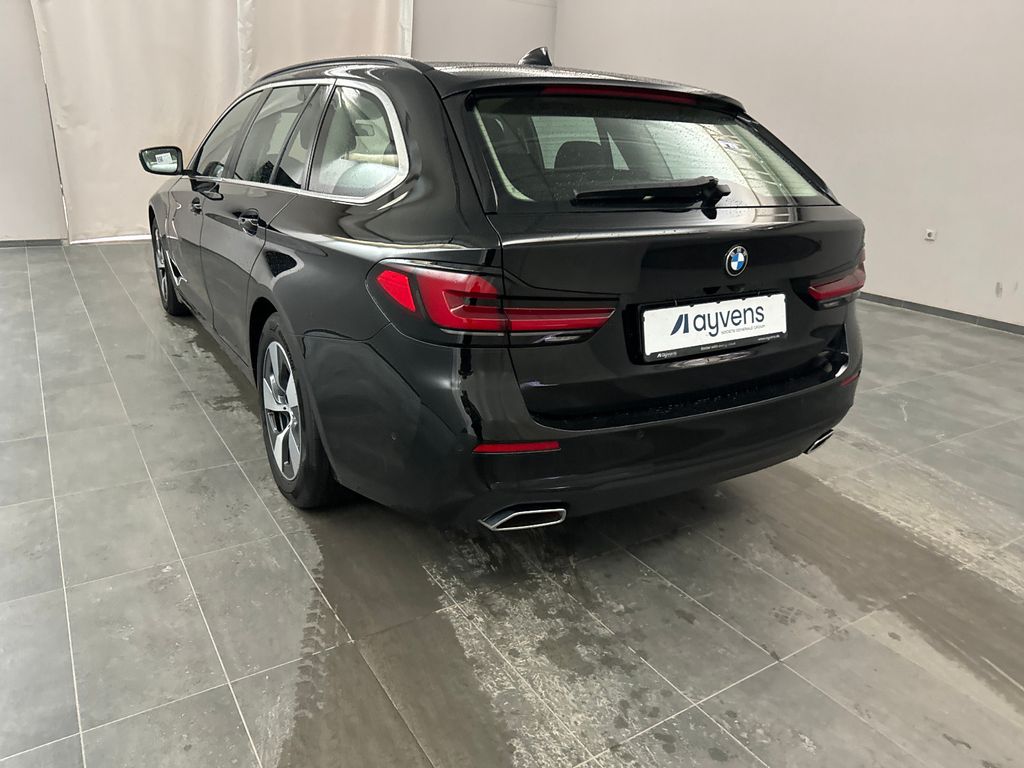 BMW 520 2023 г. Чёрный, пробег 46504 км