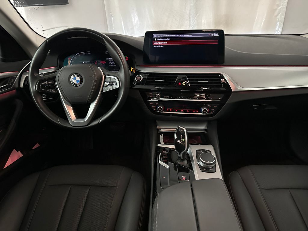 BMW 520 2023 г. Чёрный, пробег 46504 км