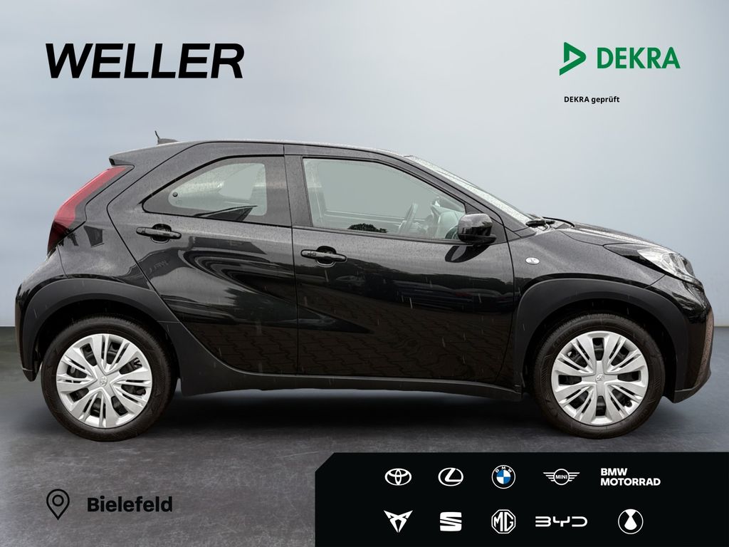 Toyota AYGO (X) 2022 г. Чёрный, пробег 20550 км