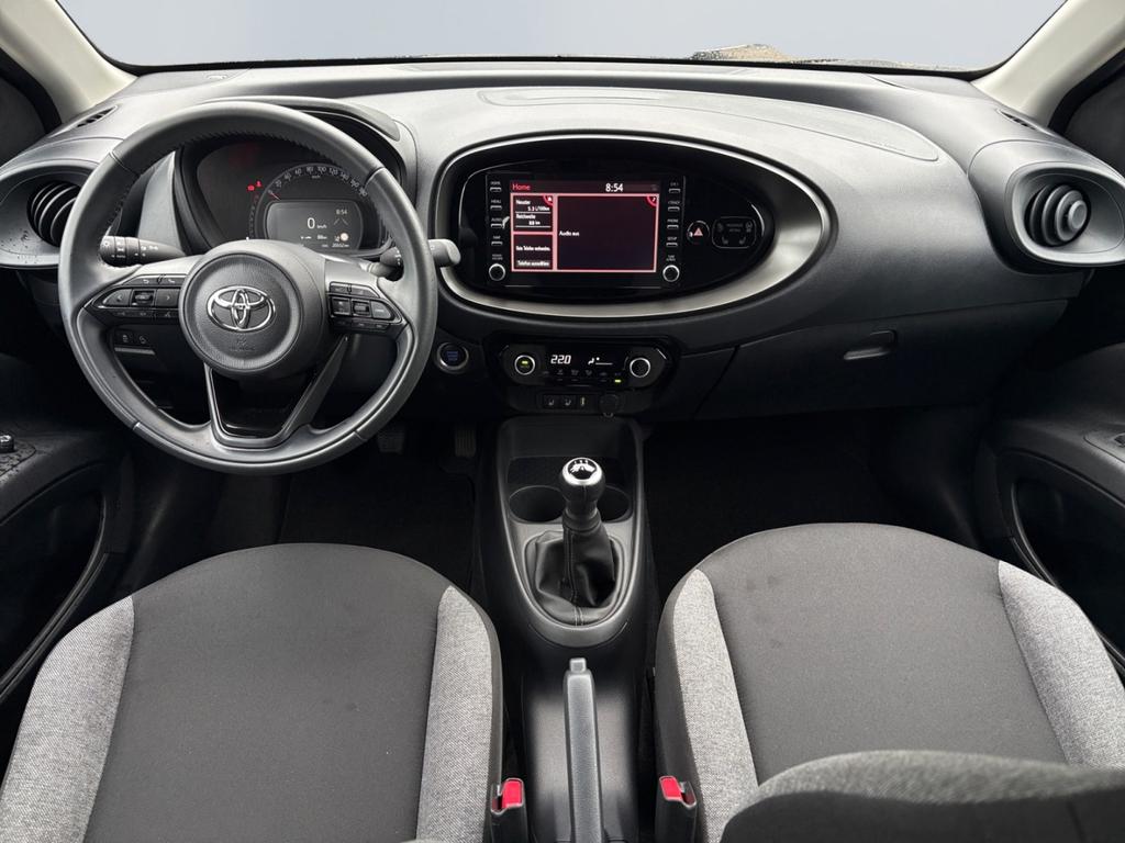 Toyota AYGO (X) 2022 г. Чёрный, пробег 20550 км