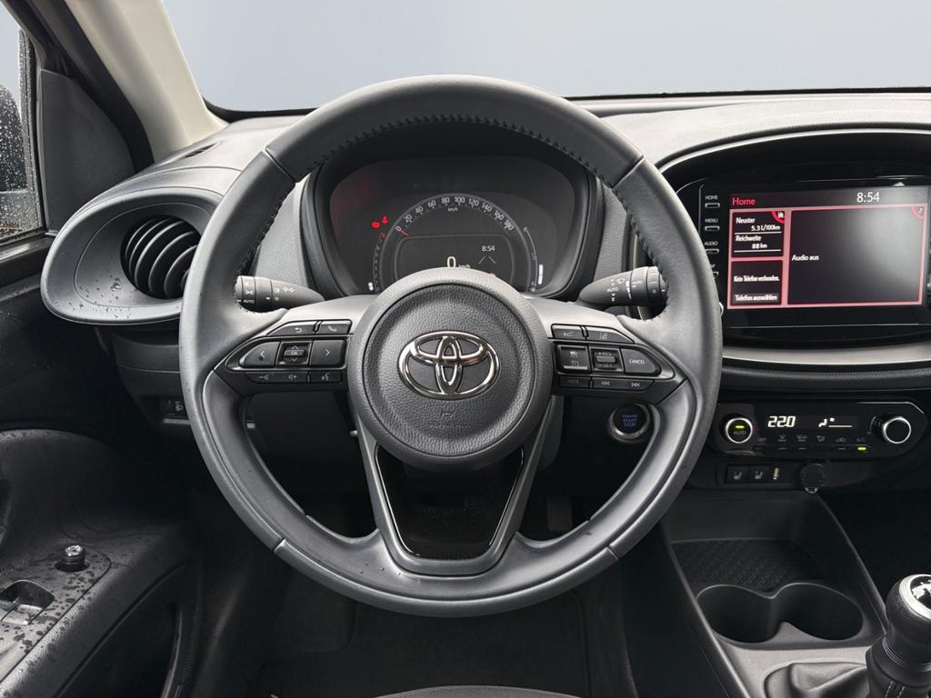 Toyota AYGO (X) 2022 г. Чёрный, пробег 20550 км