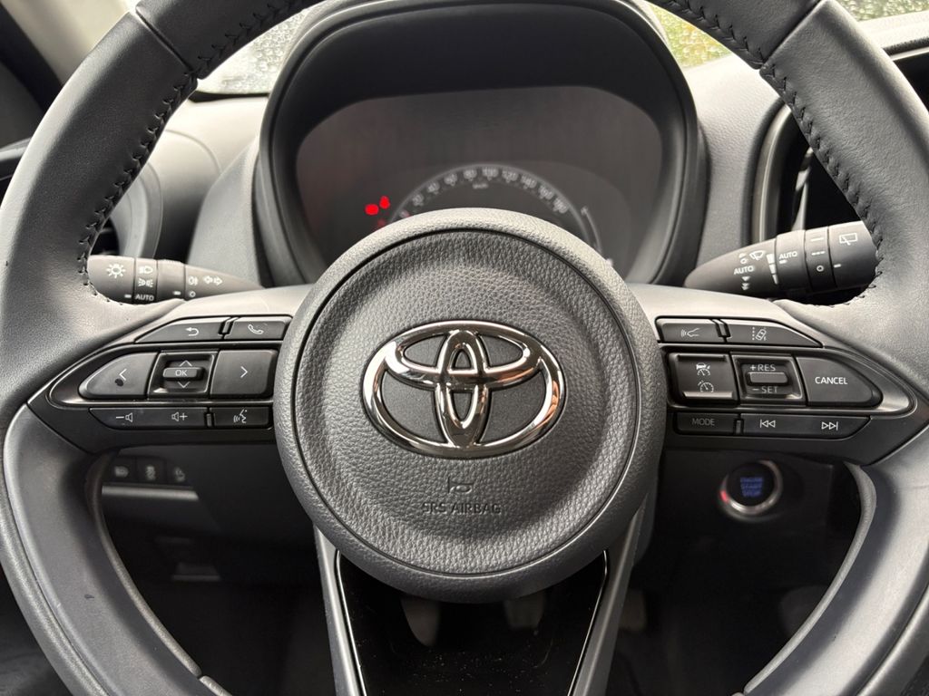 Toyota AYGO (X) 2022 г. Чёрный, пробег 20550 км
