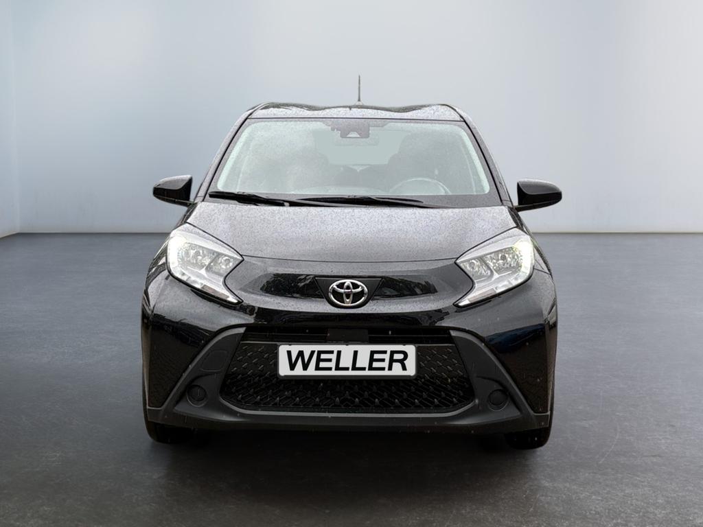 Toyota AYGO (X) 2022 г. Чёрный, пробег 20550 км