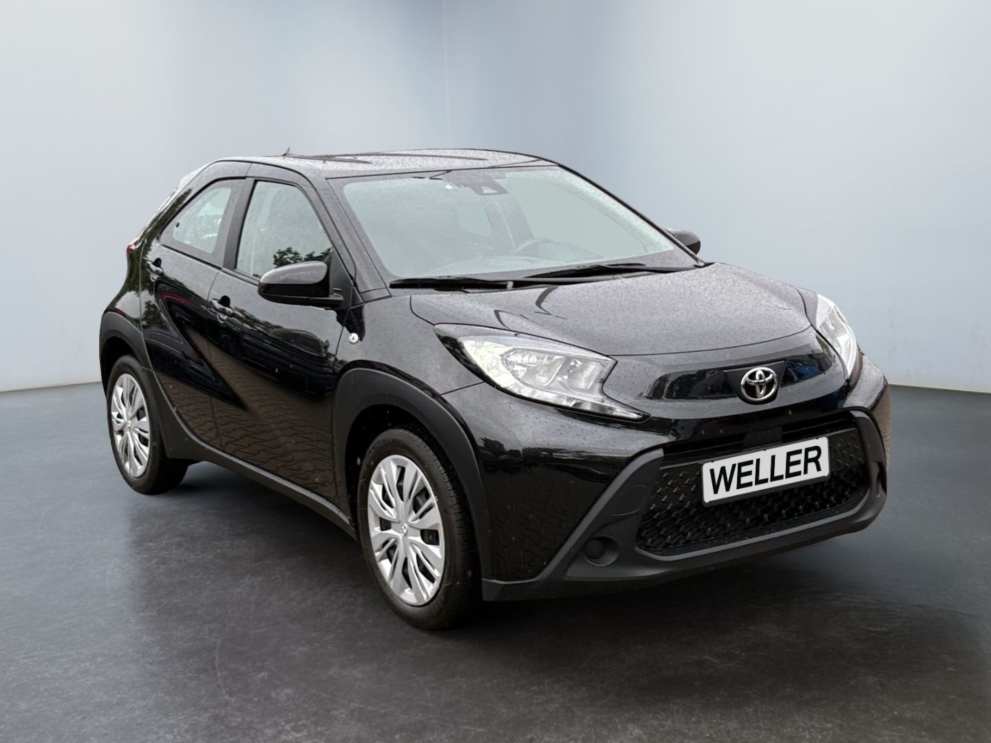 Toyota AYGO (X) 2022 г. Чёрный, пробег 20550 км