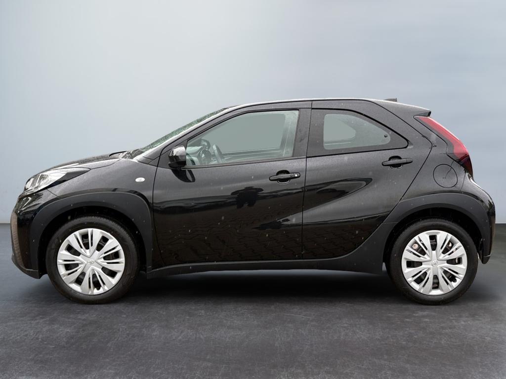 Toyota AYGO (X) 2022 г. Чёрный, пробег 20550 км