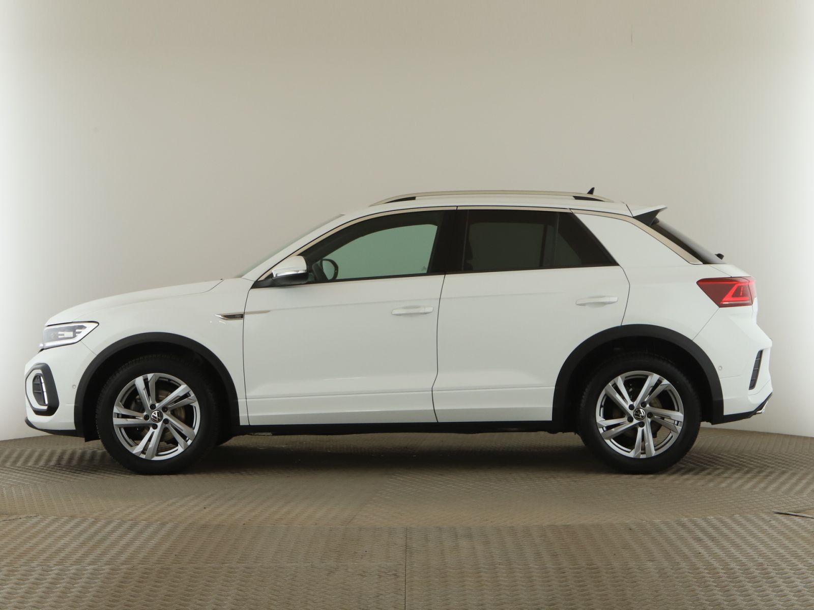 Volkswagen T-Roc 2022 г. Белый, пробег 36299 км