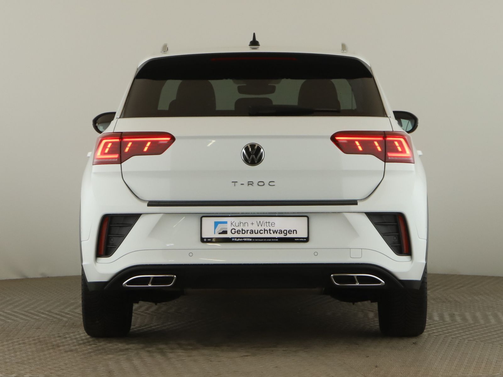 Volkswagen T-Roc 2022 г. Белый, пробег 36299 км