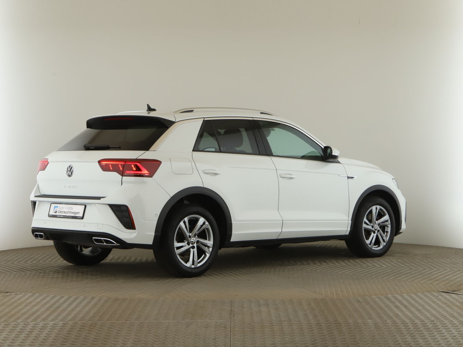 Volkswagen T-Roc 2022 г. Белый, пробег 36299 км