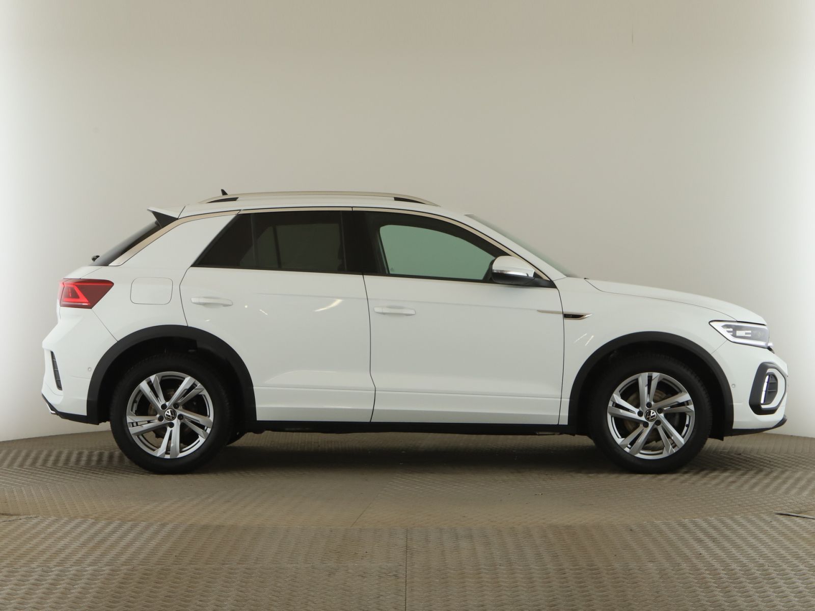Volkswagen T-Roc 2022 г. Белый, пробег 36299 км