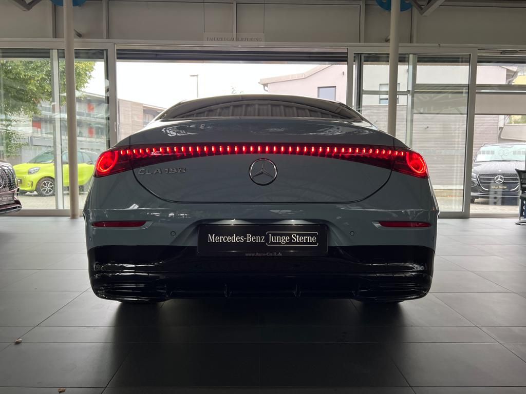 Mercedes-Benz CLA 180 2026 г. Чёрный, пробег 15000 км