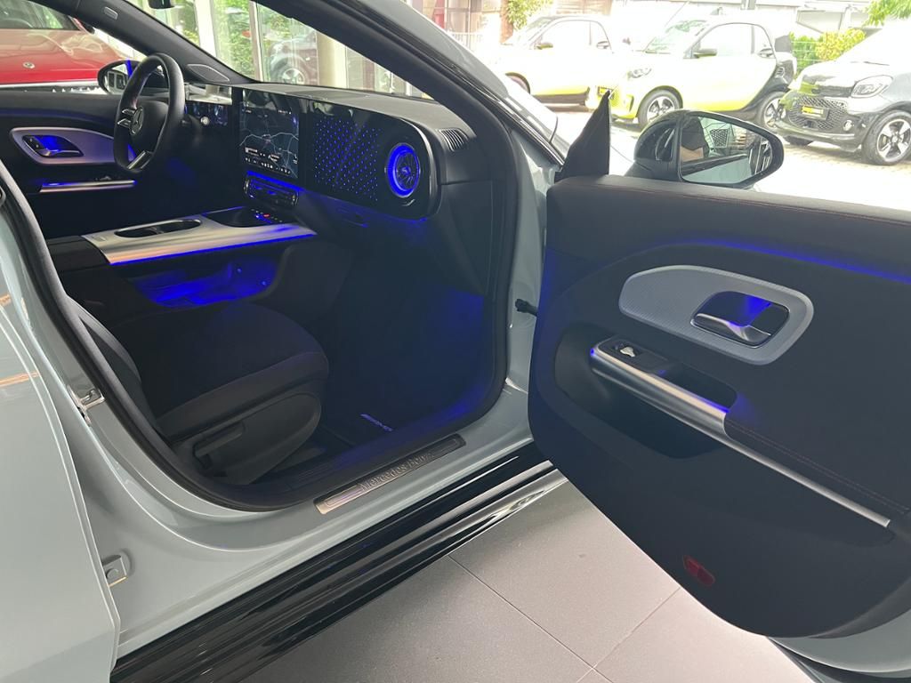 Mercedes-Benz CLA 180 2026 г. Чёрный, пробег 15000 км