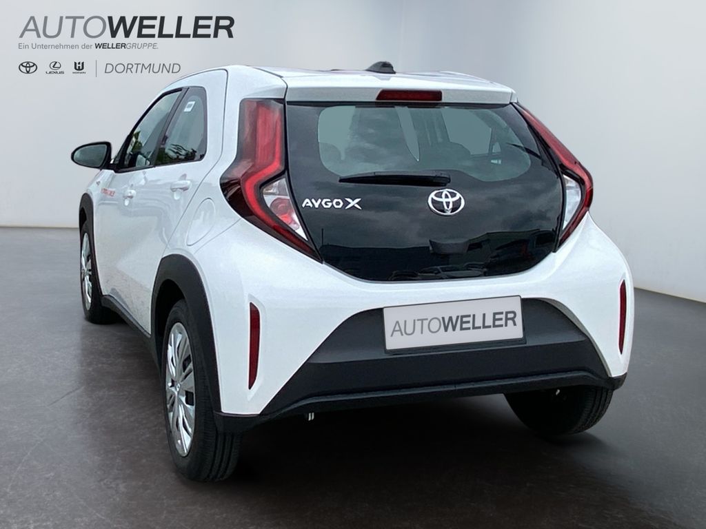 Toyota AYGO (X) 2022 г. Белый, пробег 47911 км