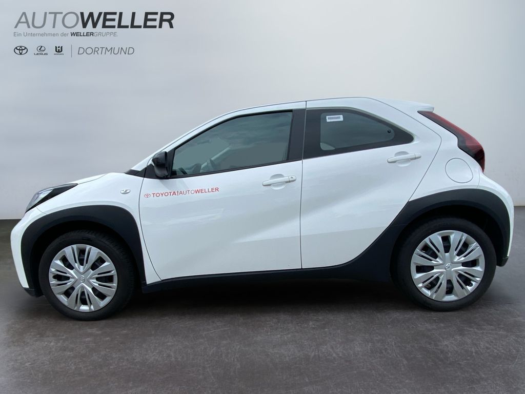 Toyota AYGO (X) 2022 г. Белый, пробег 47911 км