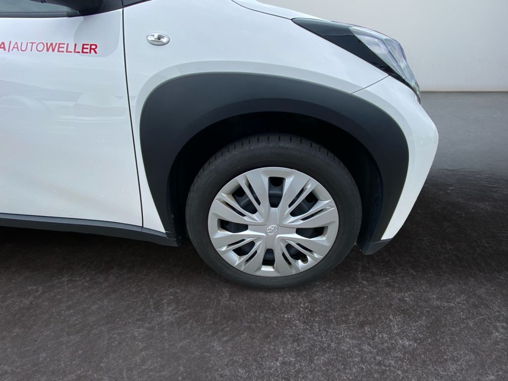 Toyota AYGO (X) 2022 г. Белый, пробег 47911 км