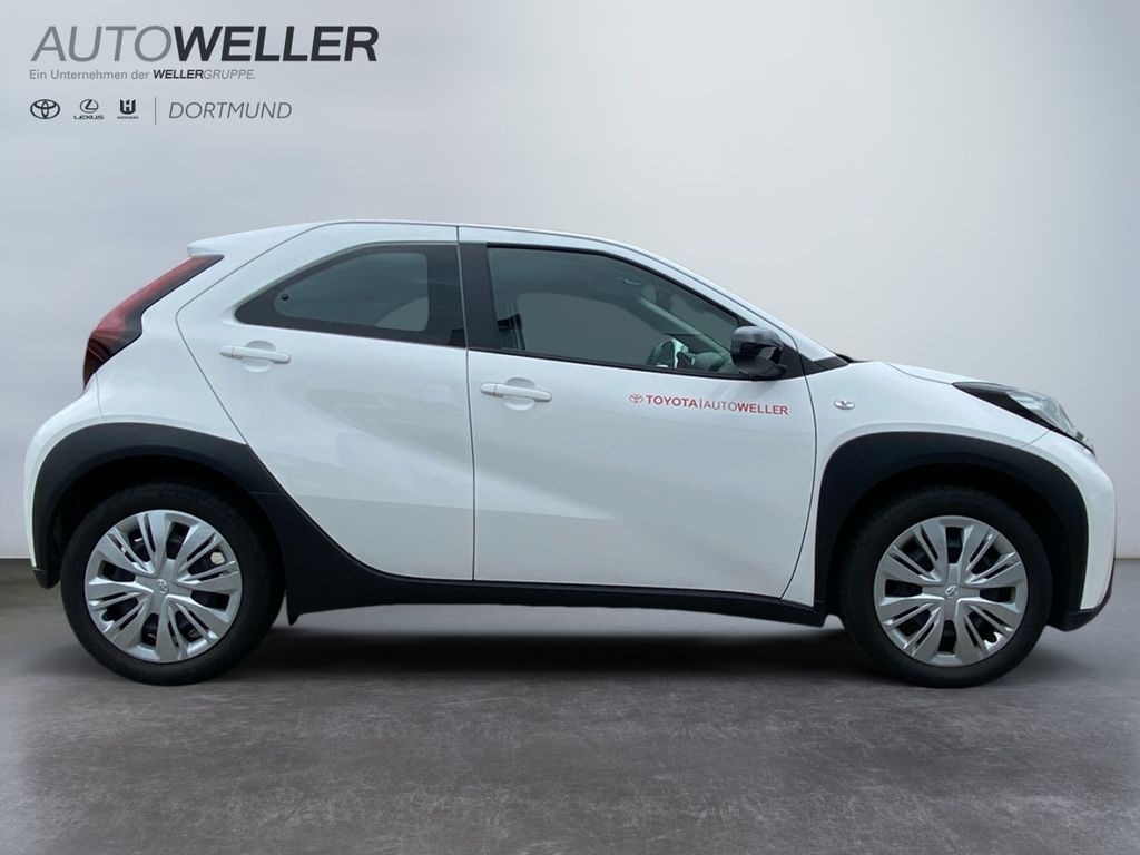 Toyota AYGO (X) 2022 г. Белый, пробег 47911 км