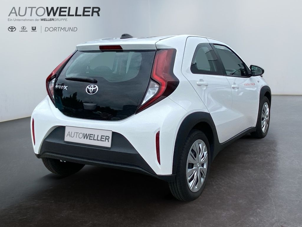 Toyota AYGO (X) 2022 г. Белый, пробег 47911 км