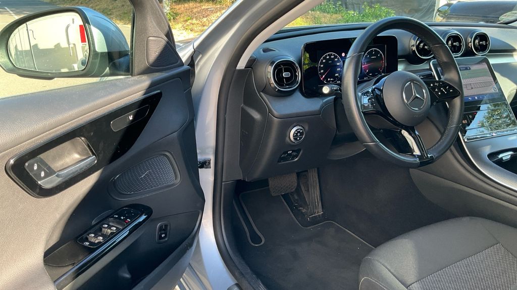 Mercedes-Benz C 220 2023 г. Серебристый, пробег 59877 км