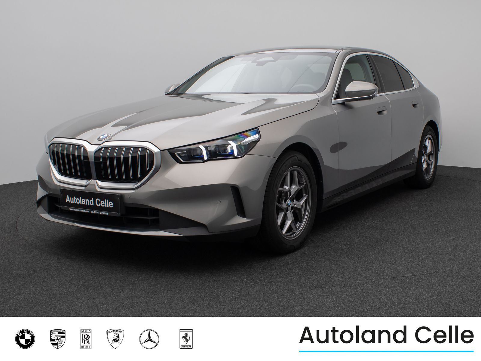 BMW 520 2024 г. Серый, пробег 28813 км