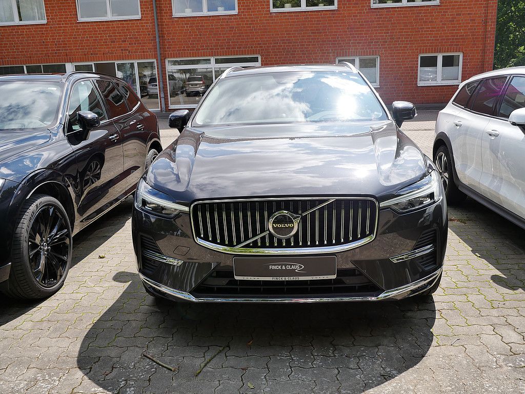 Volvo XC60 2023 г. Серый, пробег 37000 км