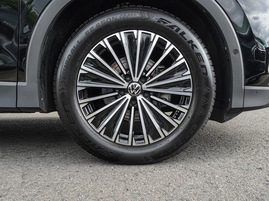 Volkswagen Tiguan 2025 г. Чёрный, пробег 23556 км