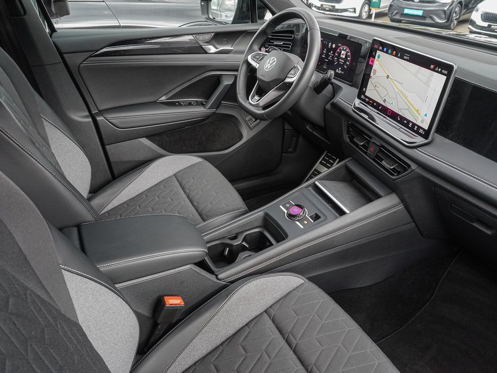 Volkswagen Tiguan 2025 г. Чёрный, пробег 23556 км
