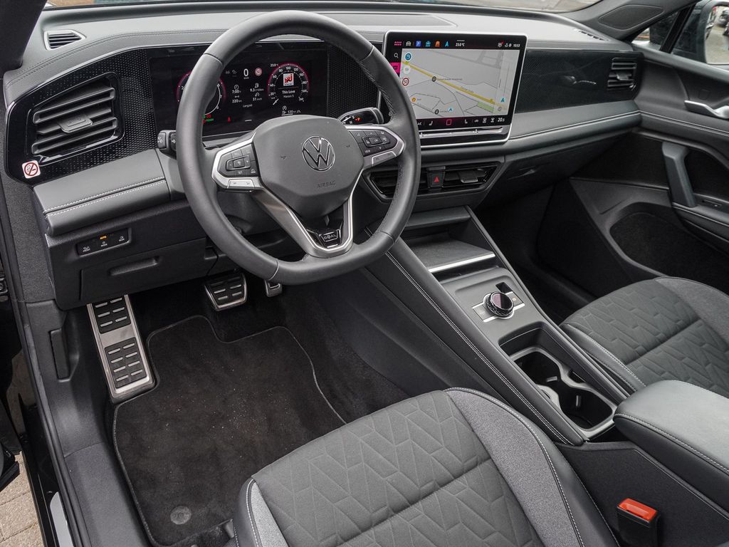 Volkswagen Tiguan 2025 г. Чёрный, пробег 23556 км