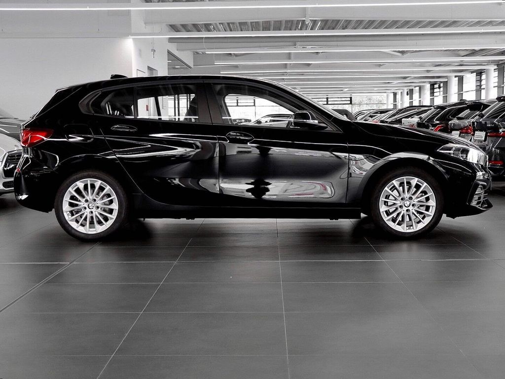 BMW 118 2023 г. Чёрный, пробег 31501 км