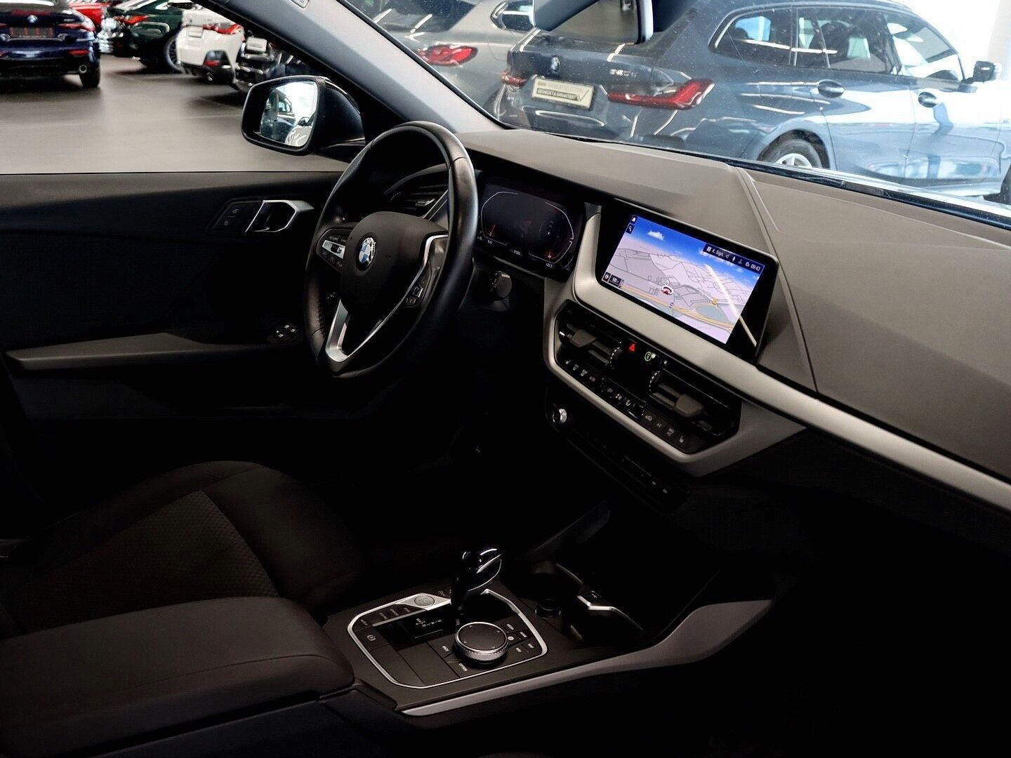 BMW 118 2023 г. Чёрный, пробег 31501 км