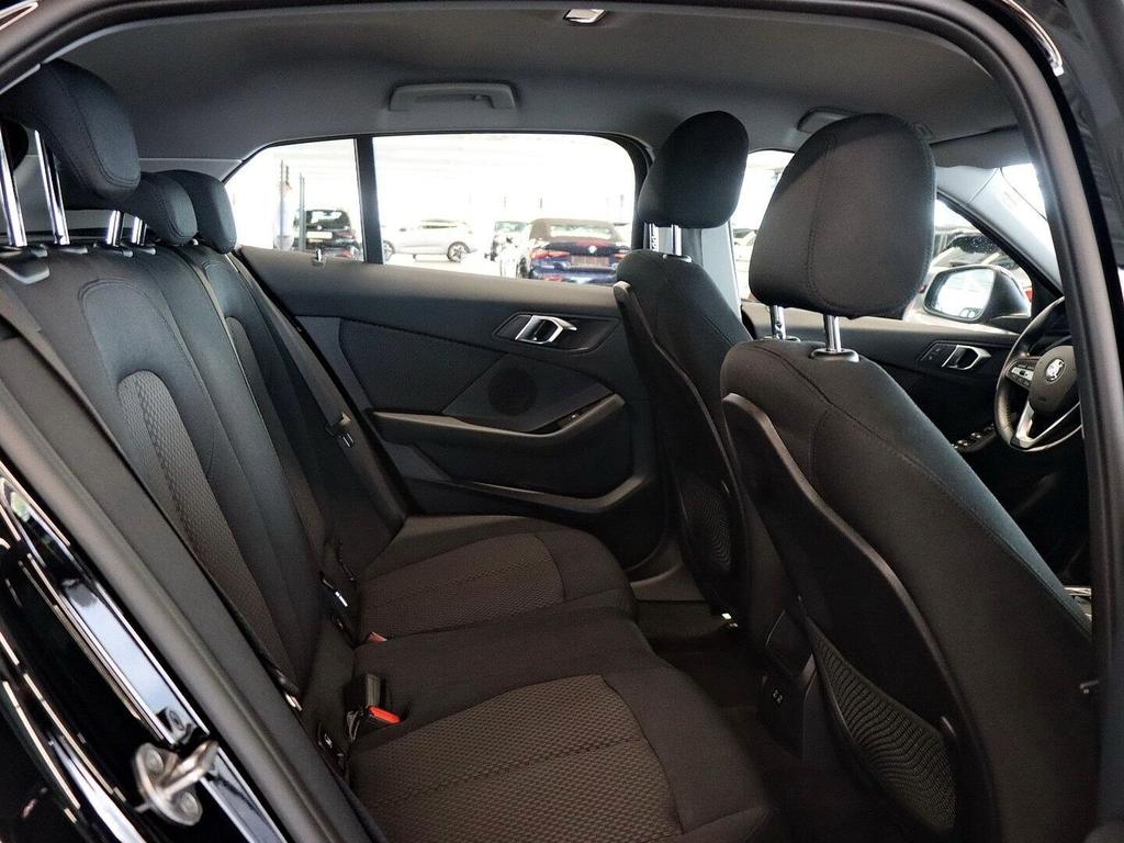 BMW 118 2023 г. Чёрный, пробег 31501 км