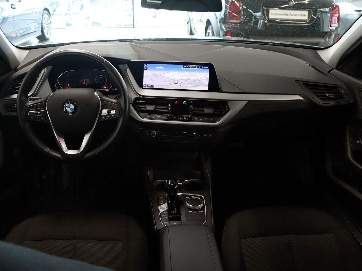 BMW 118 2023 г. Чёрный, пробег 31501 км